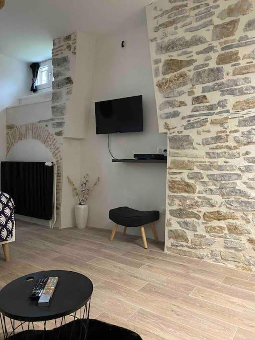 Charmant Studio Idealement Place Et Paisible ! Oloron-Sainte-Marie Dış mekan fotoğraf